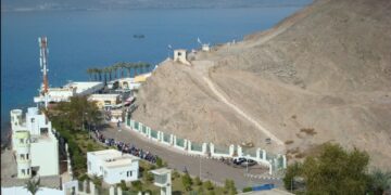 новость 14-06-2025 Сотни российских туристов ищут пути возвращения домой из Израиля