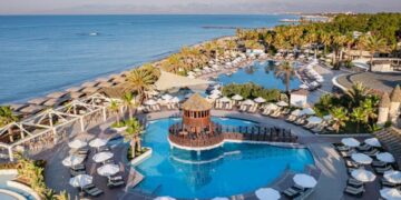 новость 30-07-2025 В пик сезона отели на турецких курортах заполнены лишь на 60%