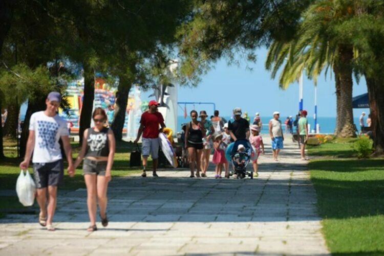 новость 04-08-2025 Библио-Глобус запустил продажи туров в Абхазию