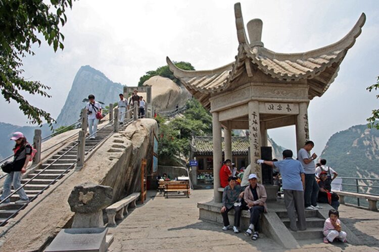 новость 19-09-2025 Введение безвизового режима с КНР вызвало настоящий бум у туристов