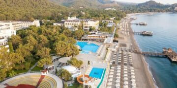 новость 29-09-2025 Российские туристы столкнулись с неприятностями по прилету в Стамбул