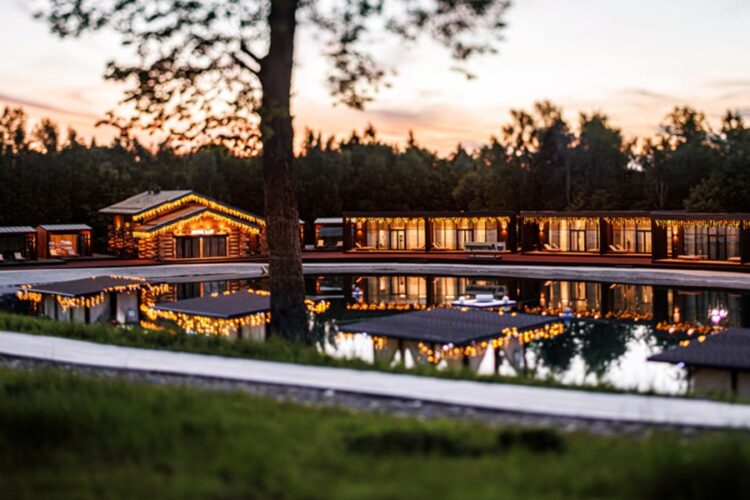 новость 20-09-2025 Отели Подмосковья открыли раннее бронирование на Новый год