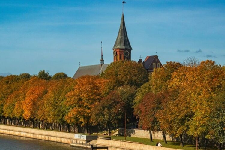 новость 28-09-2025Осенний вояж по России: сколько стоит улететь на октябрьские школьные каникулы