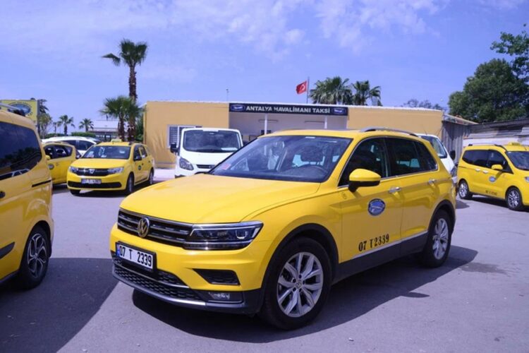 новость 02-10-2025 "ЯндексТакси" в Анталье столкнулся с ожесточенным сопротивлением местных таксистов