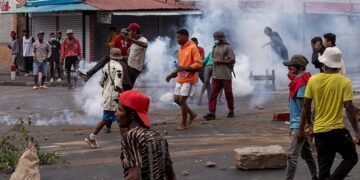 новость 03-10-2025 Российские туристы застряли на территории Мадагаскара из-за протестов