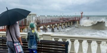 новость 12-10-2025 Штормовое предупреждение в Сочи и "Сириусе"