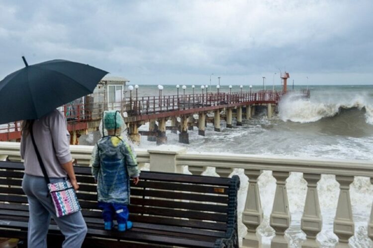 новость 12-10-2025 Штормовое предупреждение в Сочи и "Сириусе"