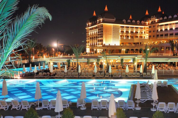 новость 15-10-2025 Большая часть лучших отелей Турции на каникулы распродана