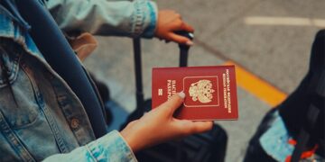 новость 27-10-2025 Российских туристов не пустили в автобус из Китая из-за онлайн-билетов