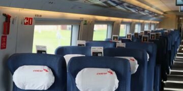 новость 30-10-2025 Места на скоростные поезда из Москвы в Петербург почти распроданы