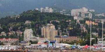 новость 11-10-2025 Активисты крымского курорта Ялта просят президента спасти Поликуровский холм