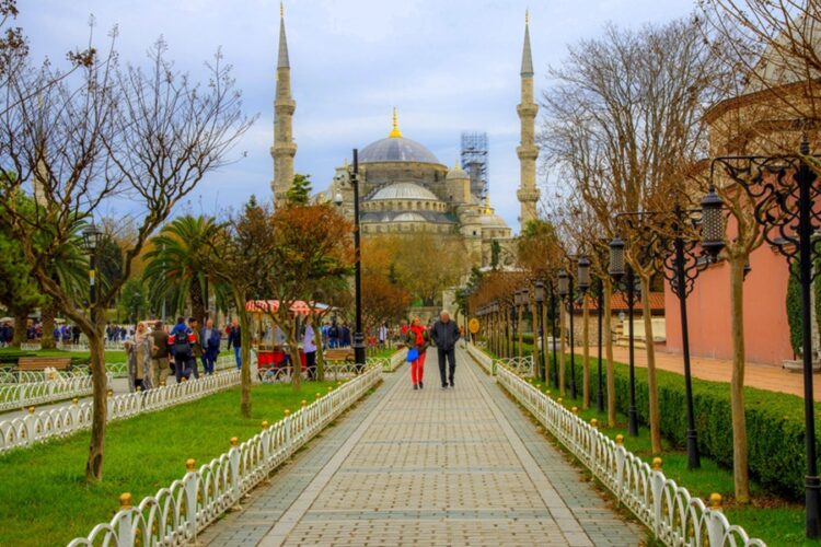 новость 10-10-2025 Когда стоимость путешествий в Стамбул снижается?