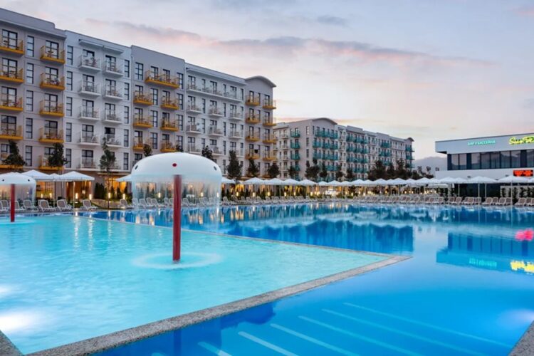 новость 02-11-2025 Суд наказал отель в Анапе, отказавший туристам в возврате денег из-за мазутного пятна