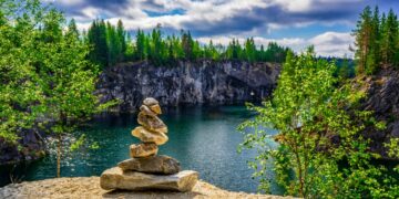 новость 02-10-2025 Во время экскурсии по Карелии туроператор бросил туристов на острове