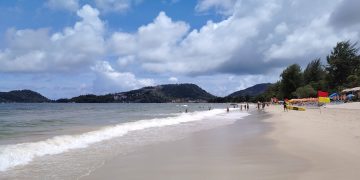 новость 14-12-2025 «Лицом вниз в воде: российскую туристку на Пхукете спасли чудом, пока отдыхающие загорали рядом»