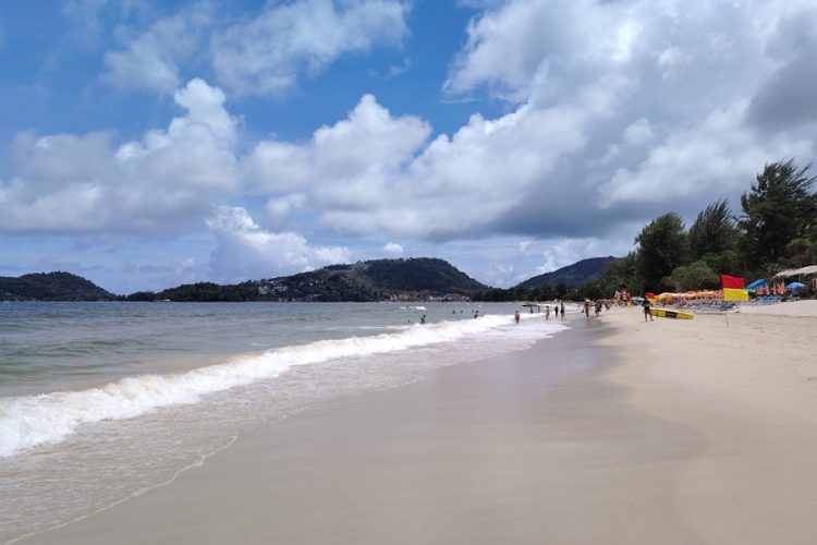 новость 14-12-2025 «Лицом вниз в воде: российскую туристку на Пхукете спасли чудом, пока отдыхающие загорали рядом»