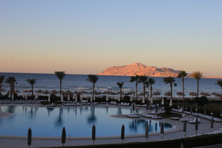 новость 16-12-2025 Кошмар в Шарм-эль-Шейхе: операция, долг в 750 тысяч и паспорт в залоге у клиники