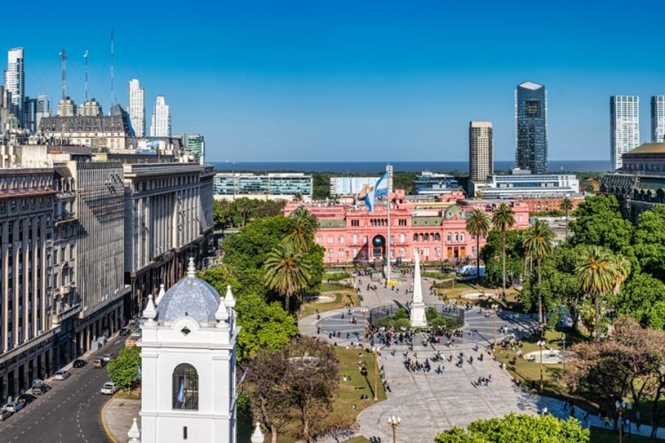 новость 11-12-2025 Российская туристка в одиночку задержала грабителя в Буэнос-Айресе