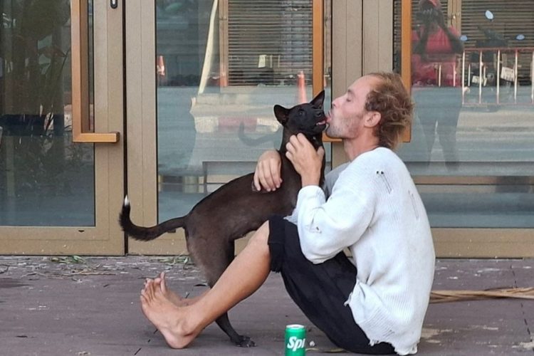 новость 12-12-2025 В Таиланде россиянин жил под открытым небом и просил подаяние