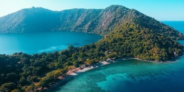 новость 16-12-2025 Купить остров можно не выходя из дома. На маркетплейсе выставили на продажу вулканический остров