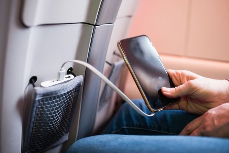 новость 27-02-2026 На борту "Уральских авиалиний" взорвался пауэрбанк через 20 минут после взлета