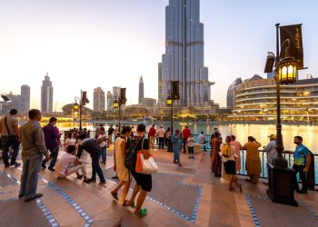 новость 03-03-2026 Пленники рая: туристов в Дубае не выпускают, а отели требуют деньги за размещение