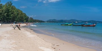 новость 24-03-2026 Пхукетский плен: как четырехдневная задержка рейса AZUR air ставит под удар карьеру россиян