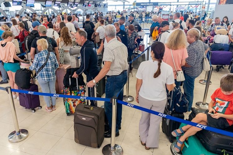 новость 08-03-2026 Российский турист с сыном не могут улететь из Таиланда из-за войны в Иране