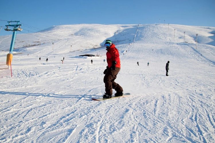 новость 14-03-2026 Серьезная авария на горнолыжном курорте. Сноубордистка - в реанимации