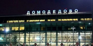 новость 21-03-2026 «Выбросили как котят»: Туристы из Шарм-эль-Шейха застряли в Москве вместо Волгограда