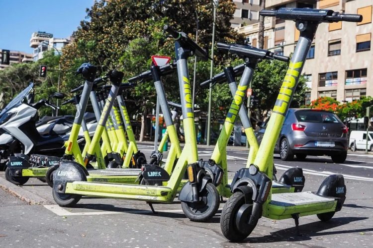 новость 19-04-2026 Самокат ценой в отпуск: на Тенерифе ввели штрафы в 450 евро