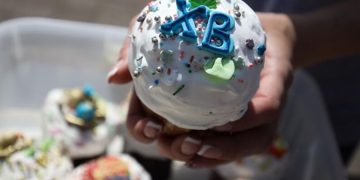 новость 14-04-2026 Пасхальный скандал под Екатеринбургом: туристов выставили из ресторана за домашние куличи