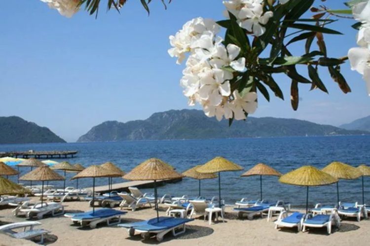 новость 18-04-2026 Как сэкономить до 70% на отдыхе, переждав майский ажиотаж