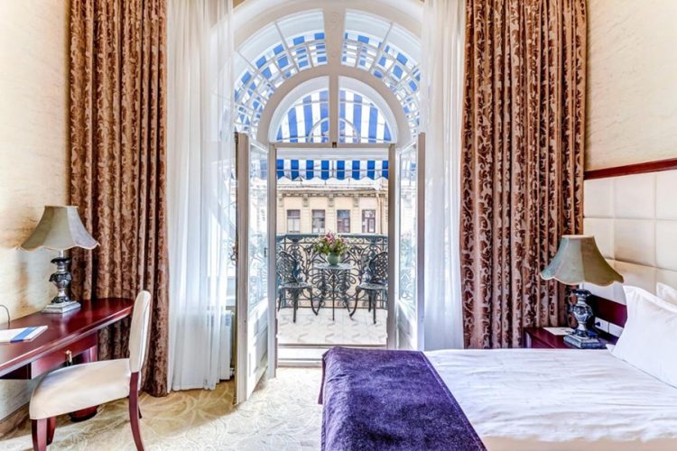 новость 27-04-2026 Сколько стоит спонтанный побег в Петербург на майские праздники