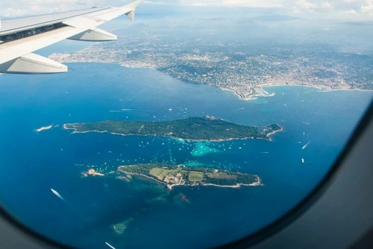 новость 26-04-2026 Шенген на майские: как улететь в Европу за 20 тысяч и не застрять на пересадке