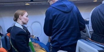 новость 25-04-2026 Один рейс — три спасенных жизни: башкирский врач оказала помощь пассажирам на пути во Владивосток