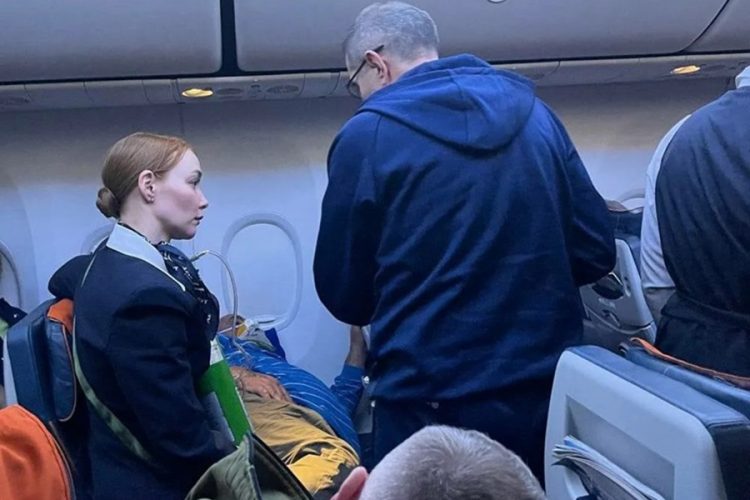 новость 25-04-2026 Один рейс — три спасенных жизни: башкирский врач оказала помощь пассажирам на пути во Владивосток