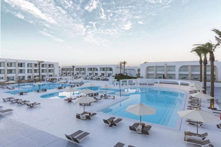 новость 29-04-2026 Российский турист лишился люксового отеля после угона гольф-кара