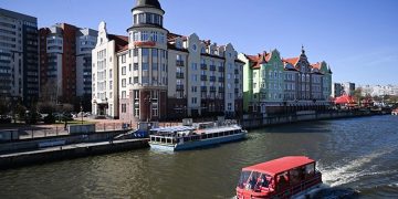 Калининград — власти региона призвали гостей записывать «околесицу» гидов и присылать в министерство