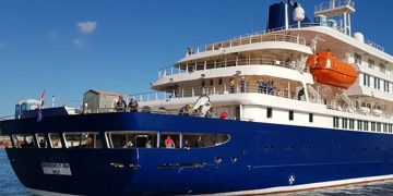 Круизный лайнер в море — норовирус на борту не опаснее, чем в городском ресторане, но требует строгой гигиены