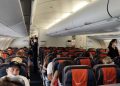 Салон самолёта на рейсе Камрань — Новосибирск — здесь врач из Томска спасла пассажира от глубокого коллапса