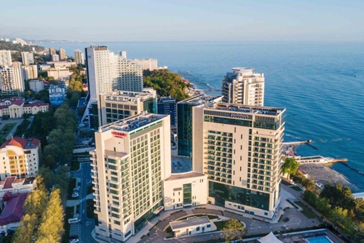 новость 06-05-2026 Почему отели Сочи режут цены вдвое в разгар майских праздников