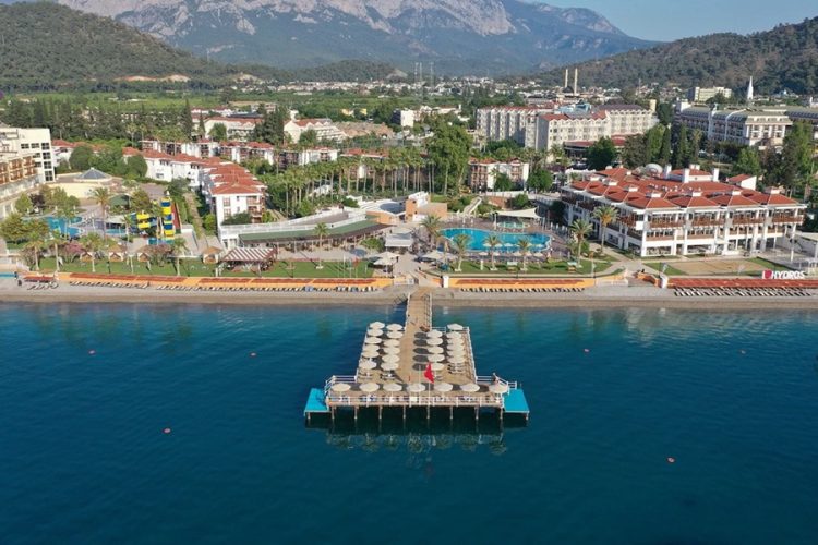 Отель Corendon Hydros Club Kemer — здесь 12 мая произошёл конфликт на дискотеке, переросший во взаимные иски