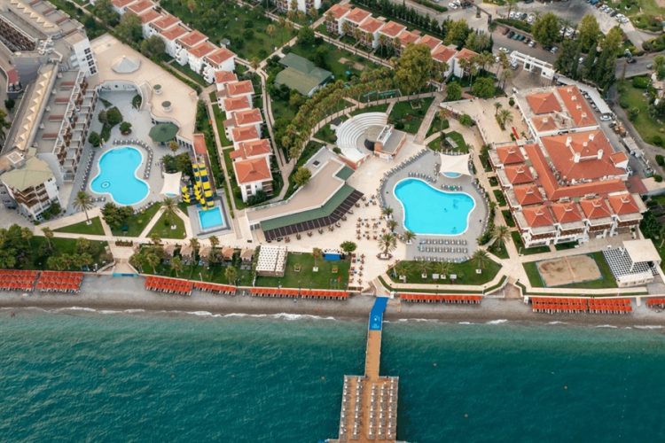 Отель Corendon Hydros Club Kemer — здесь на дискотеке произошёл конфликт, приведший к аресту россиянина по обвинению в домогательстве