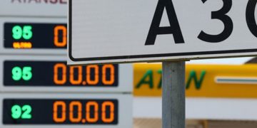 Закрытая для гражданских АЗС в Крыму — с 21 июня заправляют только спецслужбы