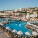 Бассейн отеля Selectum Colours Bodrum, где разгорелся конфликт за шезлонги между россиянками и турецкой парой