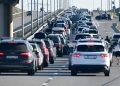 Очередь на Крымском мосту — за день его закрывали четыре раза, но пробки остаются в норме