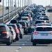 Очередь на Крымском мосту — за день его закрывали четыре раза, но пробки остаются в норме