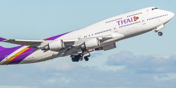 Самолёт Thai Airways — авиакомпания планирует возобновить рейсы в Россию к 2027 году
