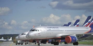 Самолёт «Аэрофлота» в аэропорту Кольцово — рейсы в Бодрум заявлены, но билетов нет